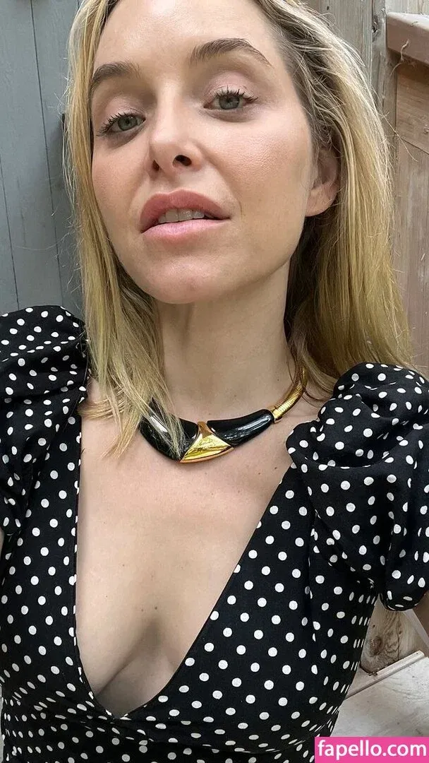 Jenny Mollen Onlyfans Photo Gallery 