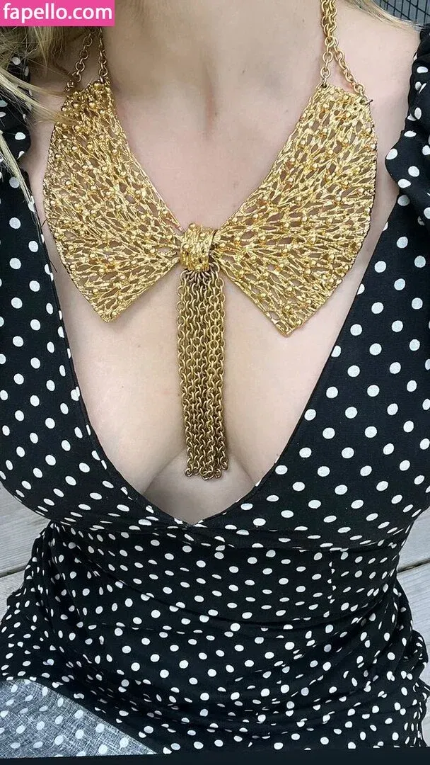 Jenny Mollen Onlyfans Photo Gallery 