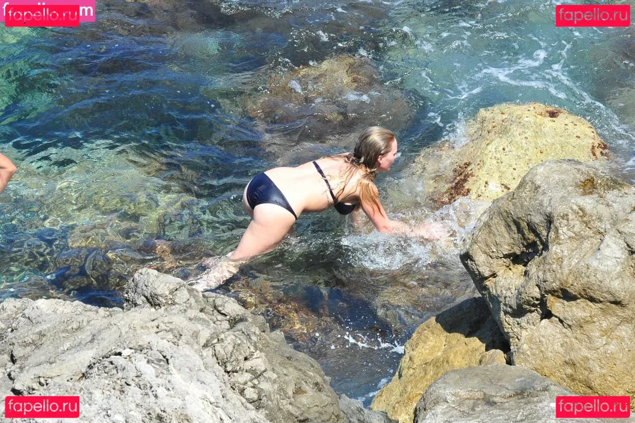 Hillary Duff Onlyfans Photo Gallery 