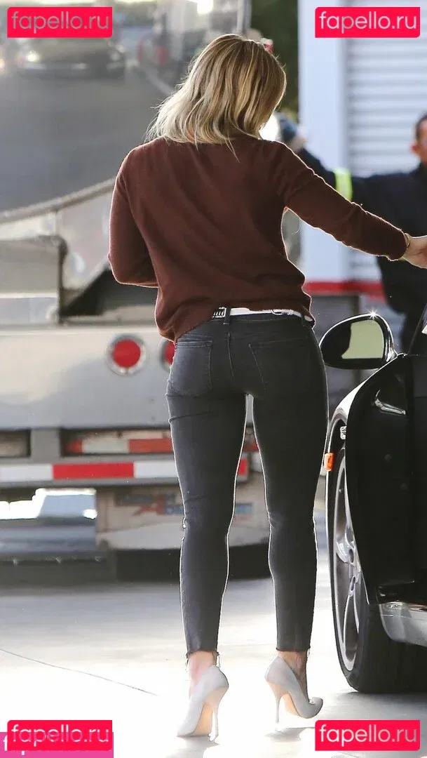 Hillary Duff Onlyfans Photo Gallery 