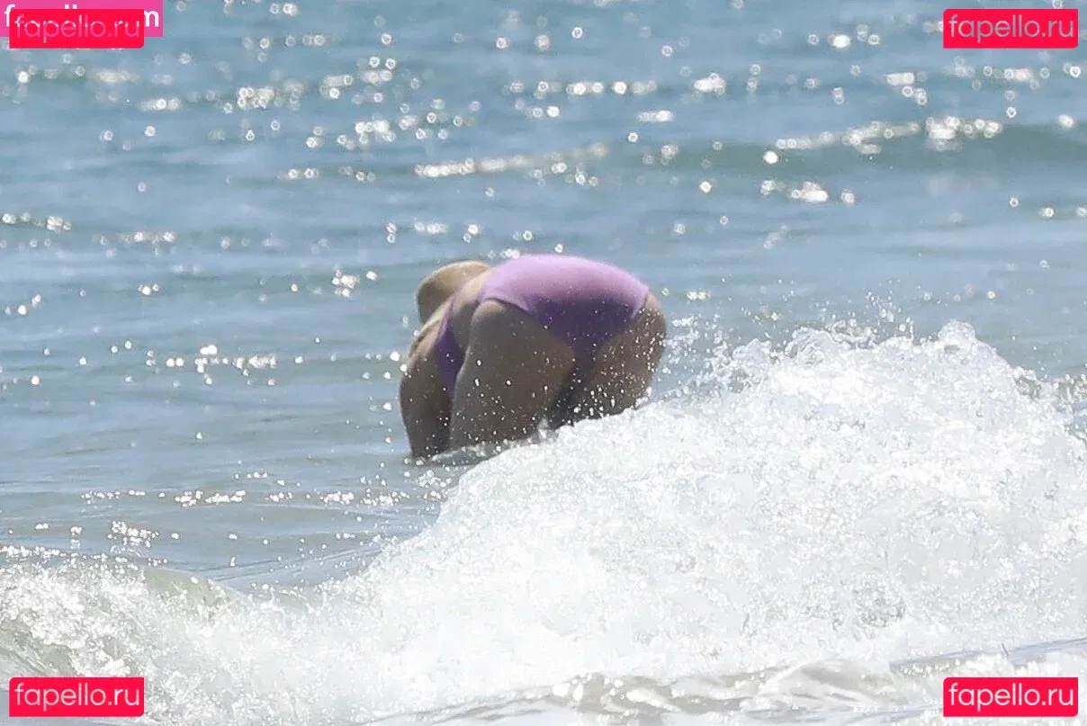 Hillary Duff Onlyfans Photo Gallery 