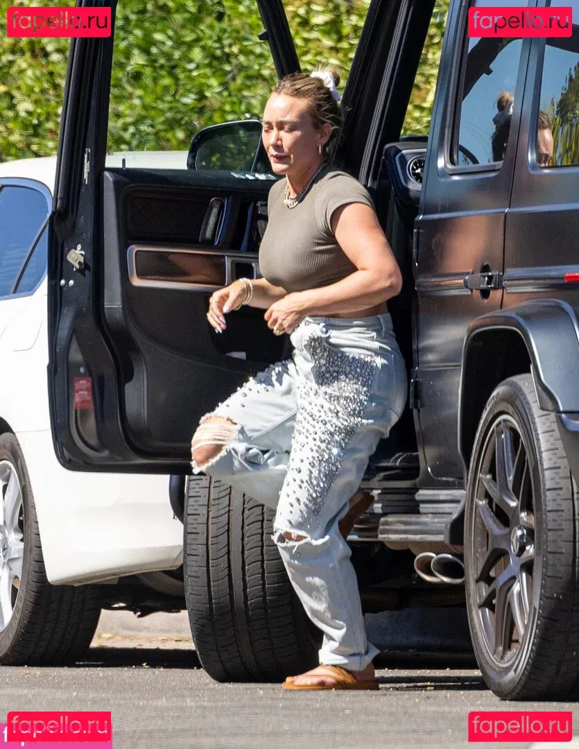 Hillary Duff Onlyfans Photo Gallery 