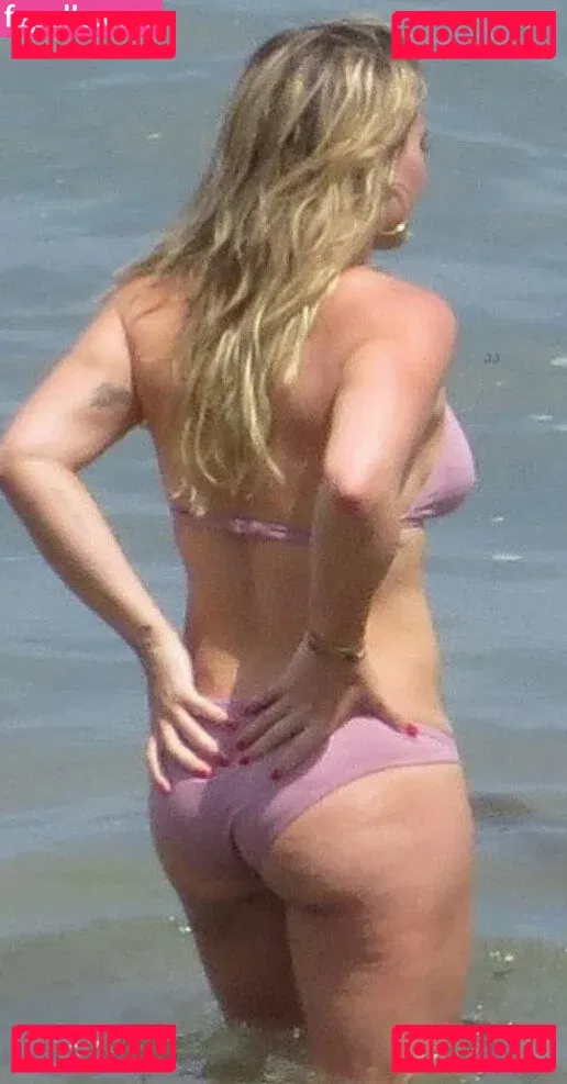 Hillary Duff Onlyfans Photo Gallery 