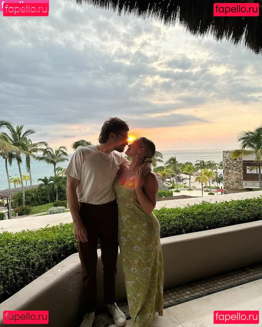 Hillary Duff Onlyfans Photo Gallery 