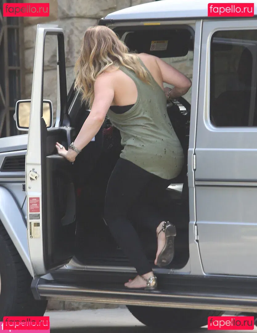 Hillary Duff Onlyfans Photo Gallery 