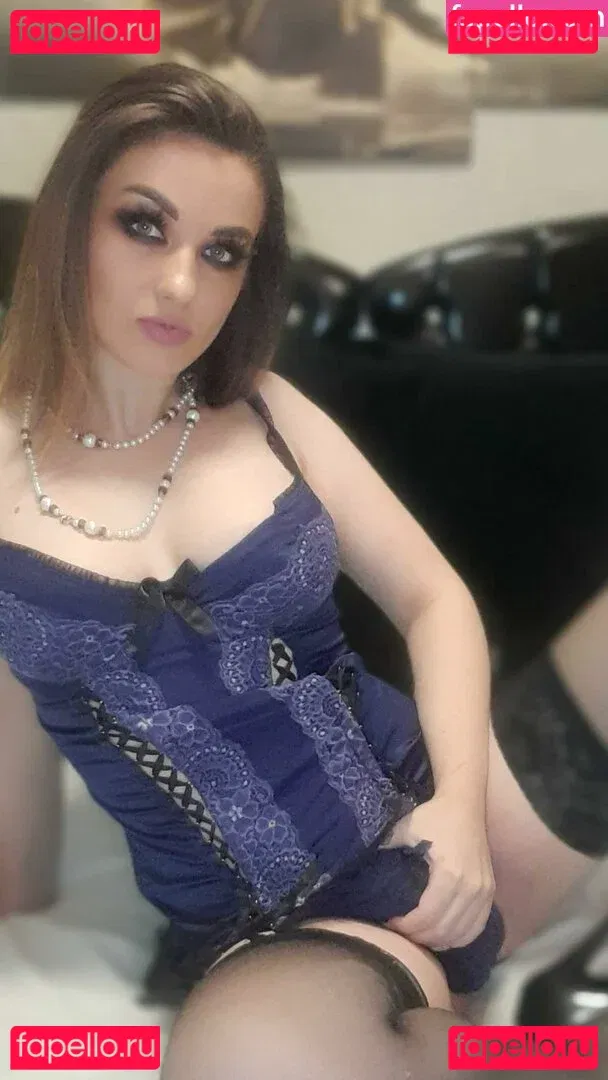 RebeccaWhiteTS Onlyfans Photo Gallery 