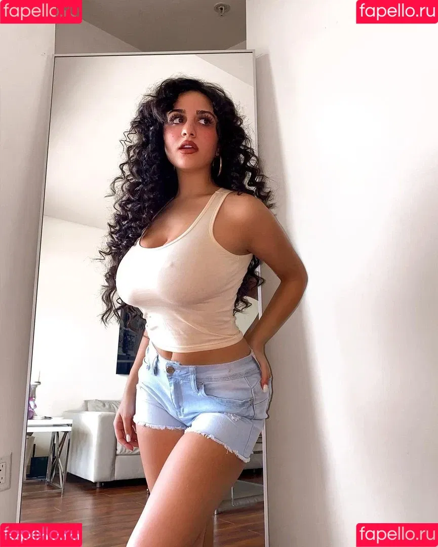 Ponsee Saa Onlyfans Photo Gallery 
