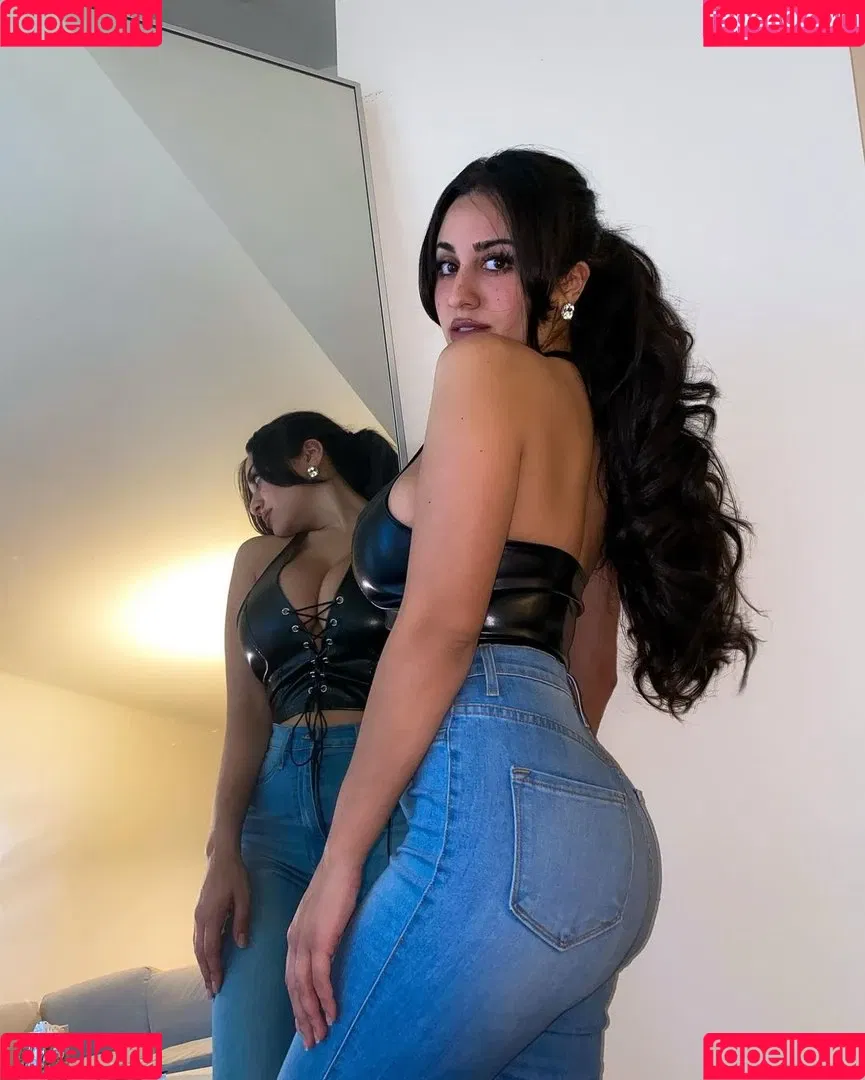 Ponsee Saa Onlyfans Photo Gallery 