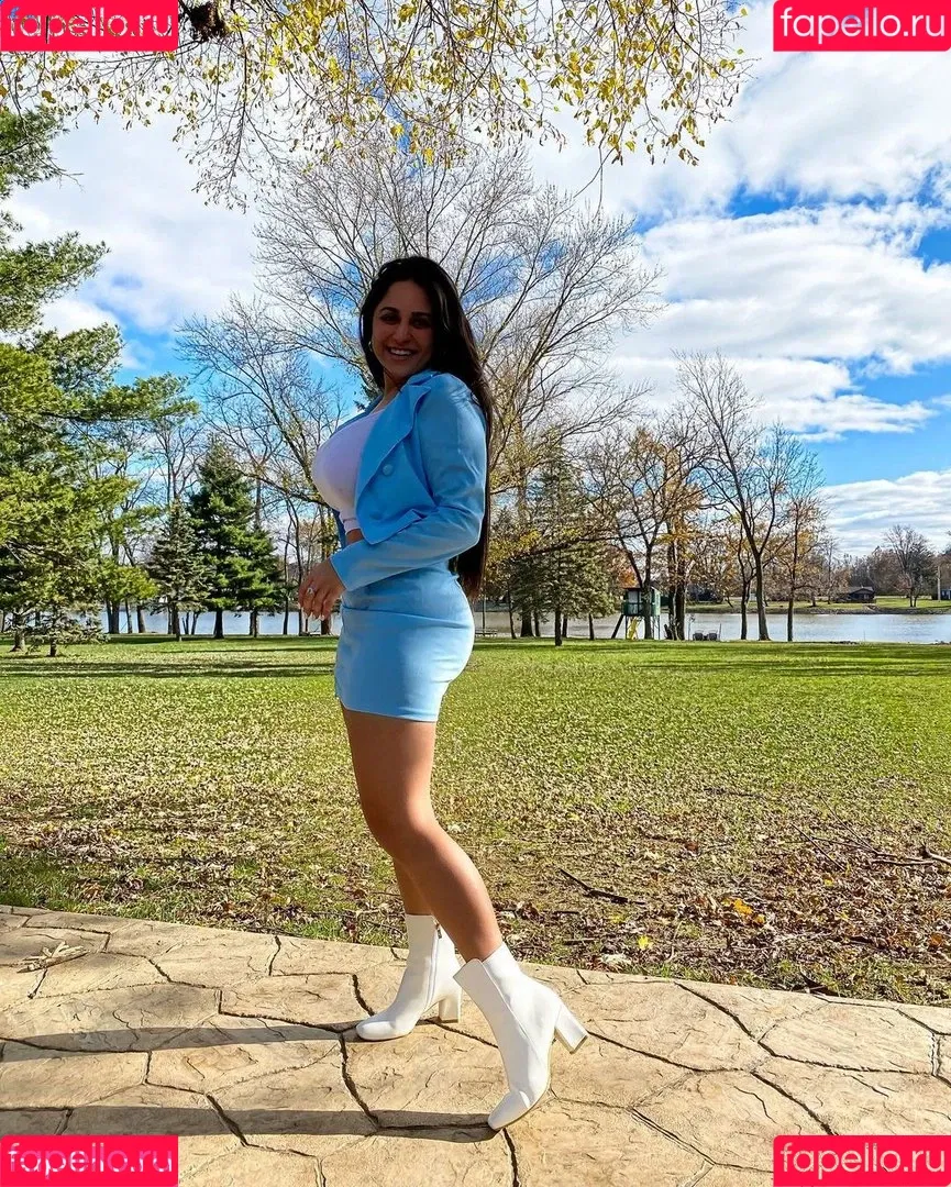 Ponsee Saa Onlyfans Photo Gallery 