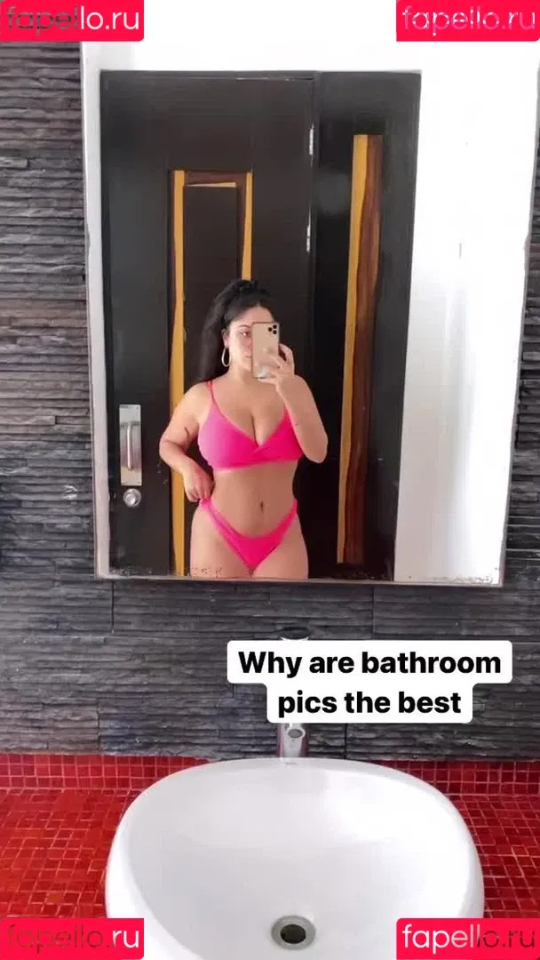 Ponsee Saa Onlyfans Photo Gallery 