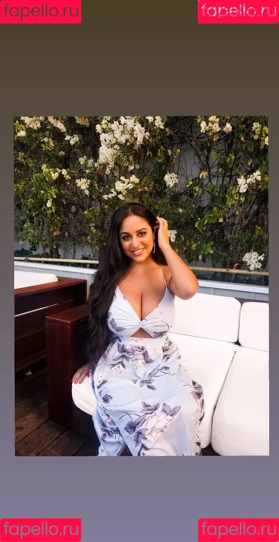 Ponsee Saa Onlyfans Photo Gallery 