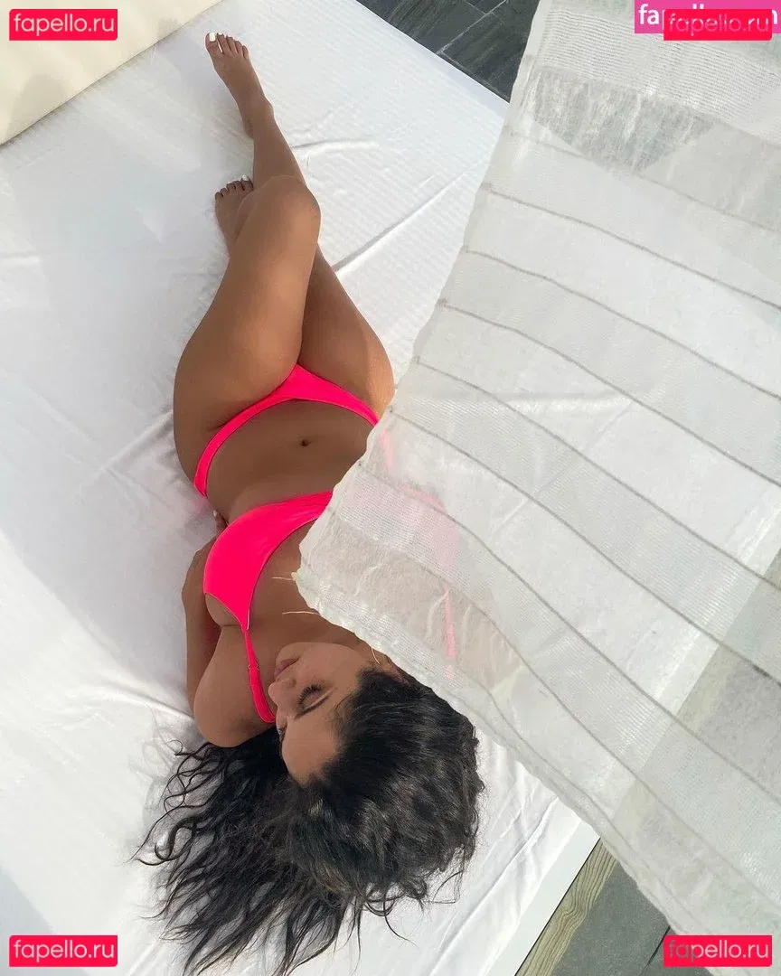 Ponsee Saa Onlyfans Photo Gallery 