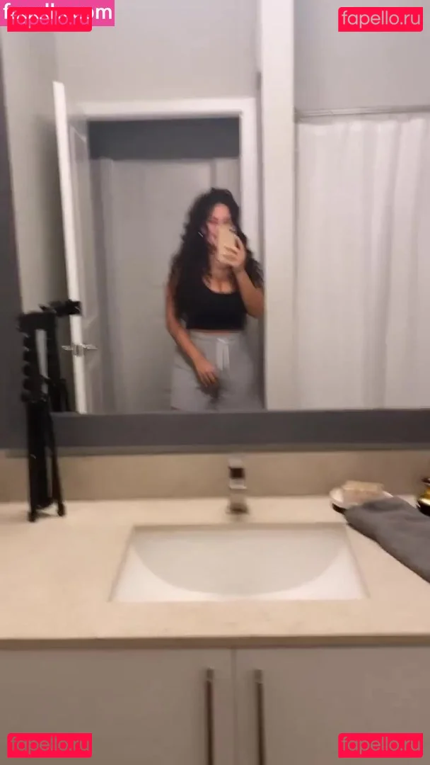 Ponsee Saa Onlyfans Photo Gallery 