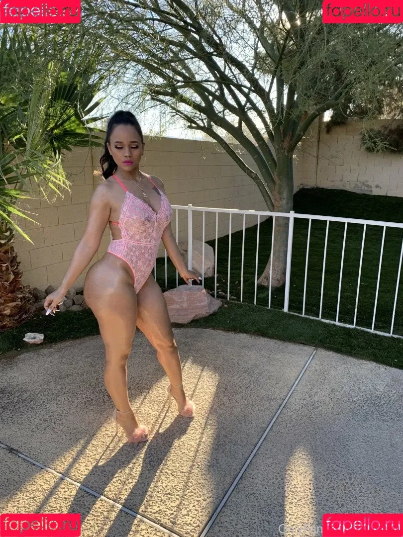 Red Rose Onlyfans Photo Gallery 