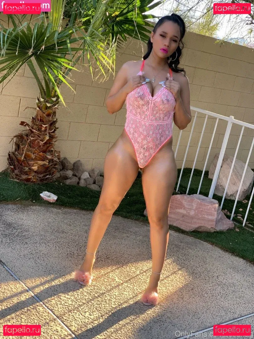 Red Rose Onlyfans Photo Gallery 