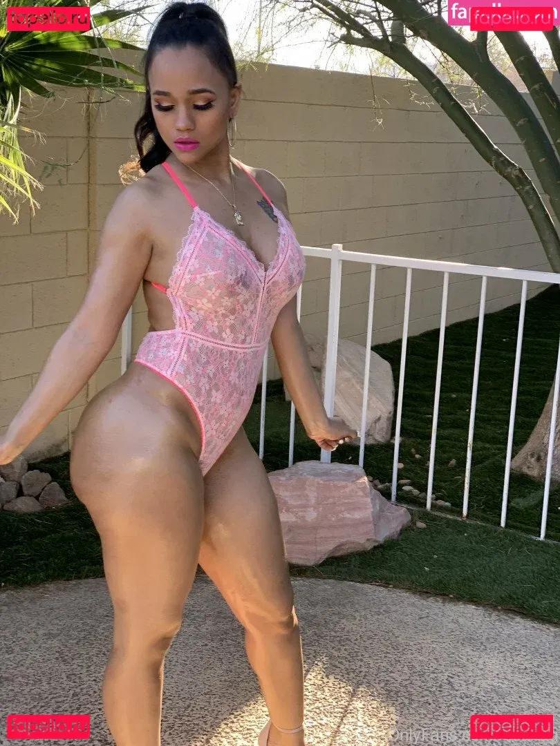 Red Rose Onlyfans Photo Gallery 