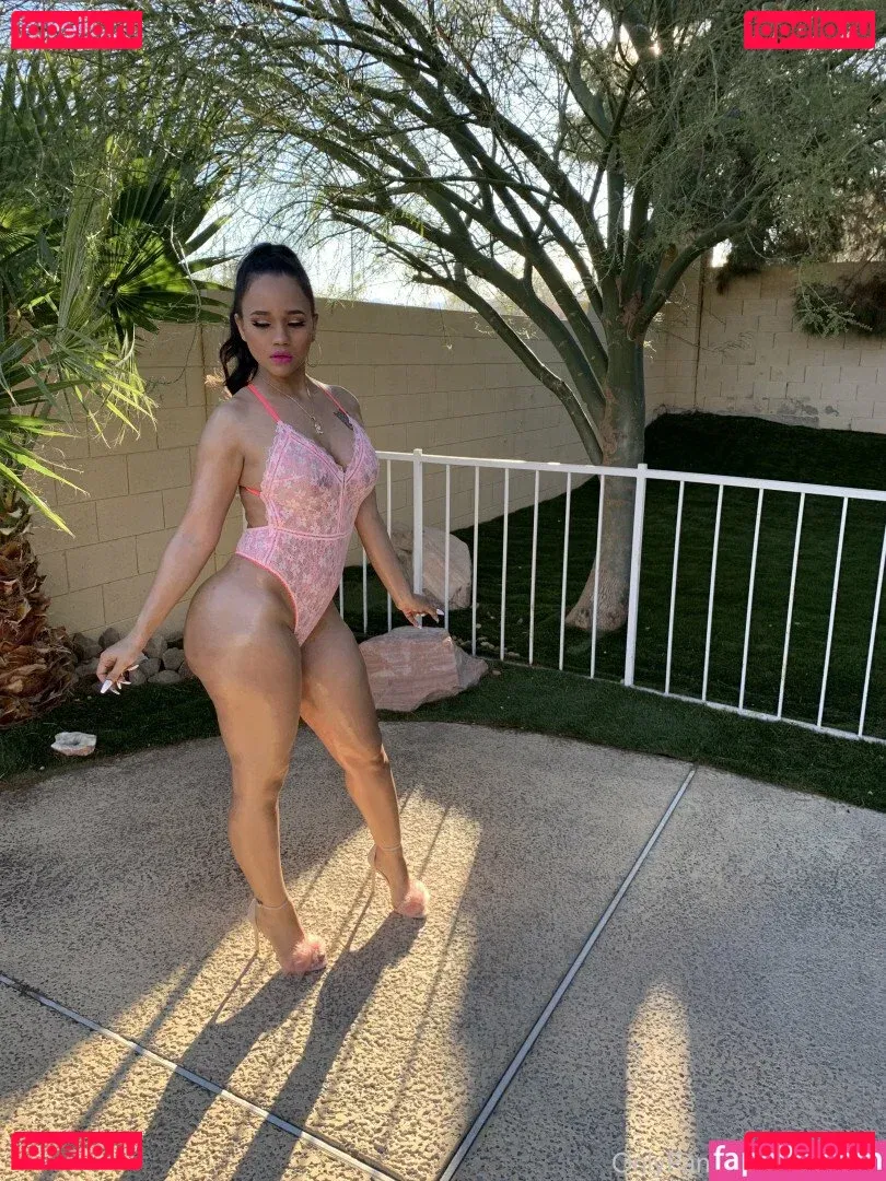 Red Rose Onlyfans Photo Gallery 