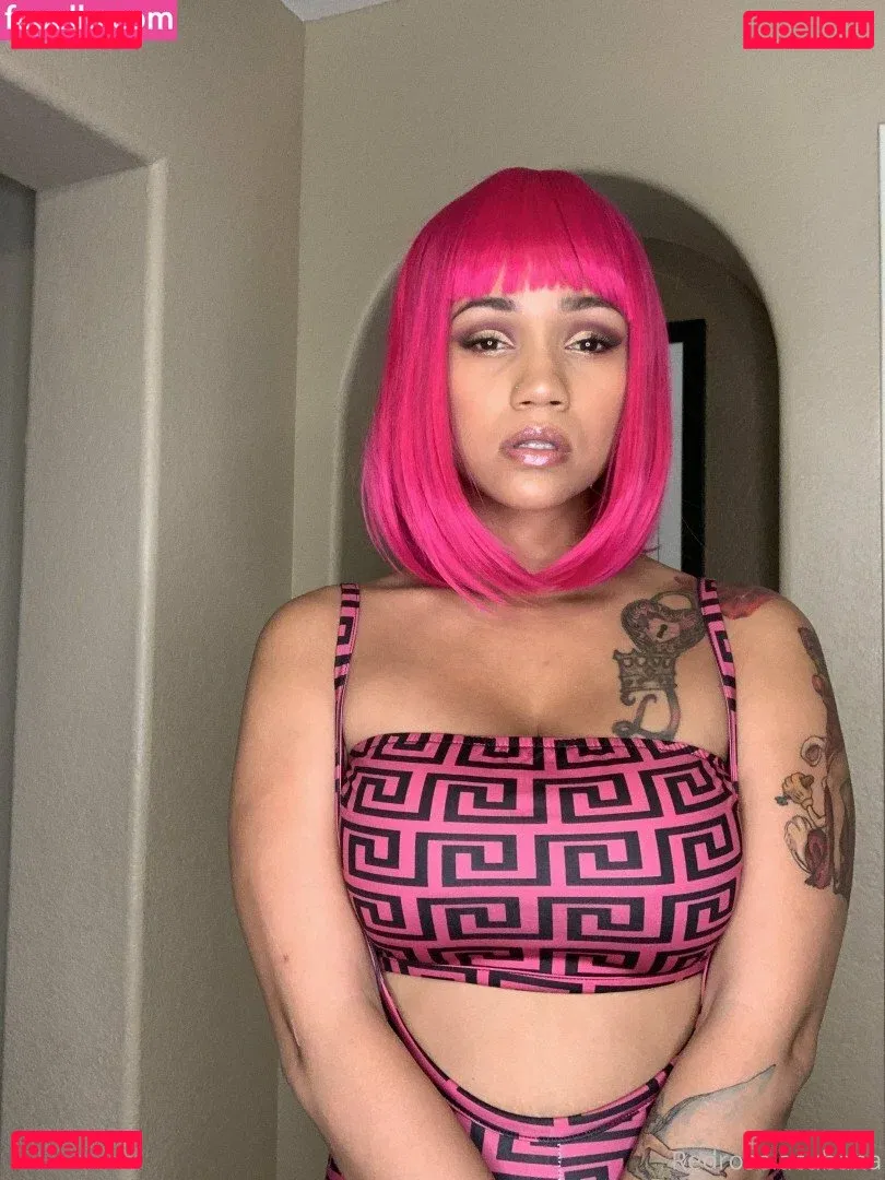 Red Rose Onlyfans Photo Gallery 