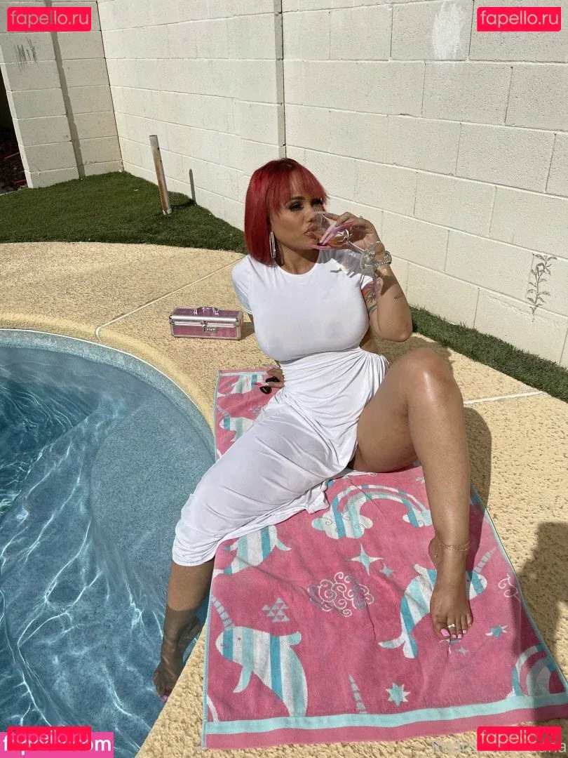 Red Rose Onlyfans Photo Gallery 