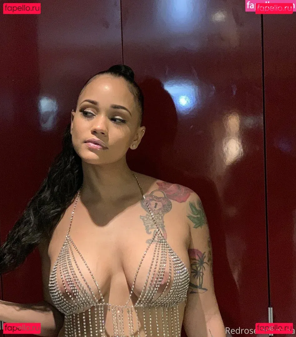 Red Rose Onlyfans Photo Gallery 