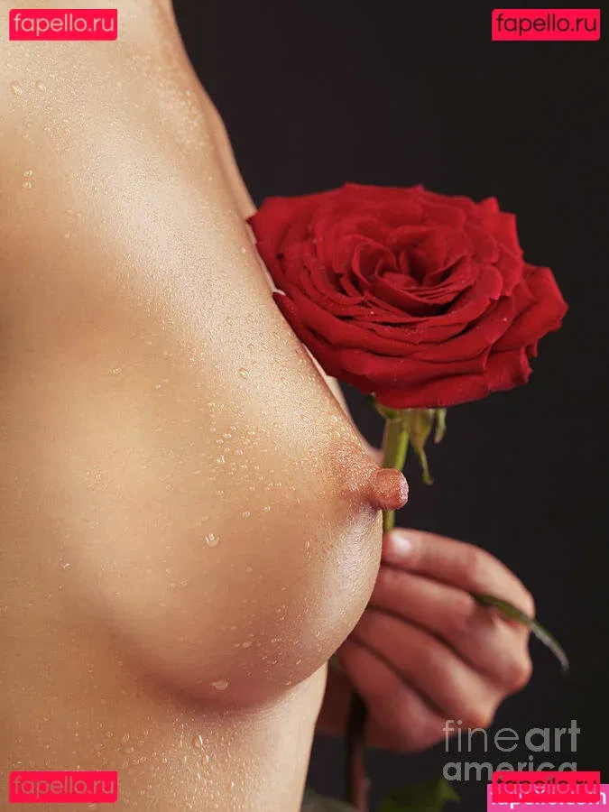 Red Rose Onlyfans Photo Gallery 