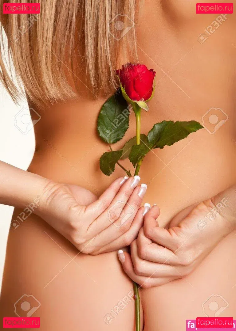 Red Rose Onlyfans Photo Gallery 