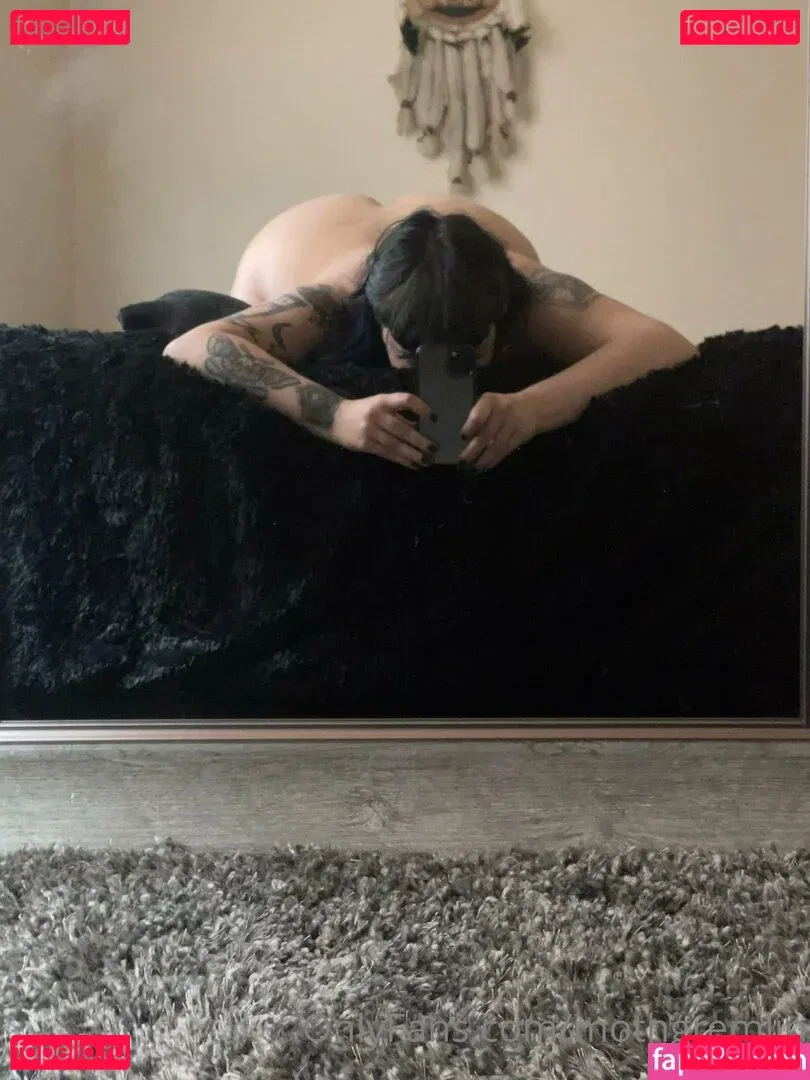 mothgremlin Onlyfans Photo Gallery 