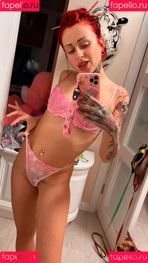yourredlady Onlyfans Photo Gallery 