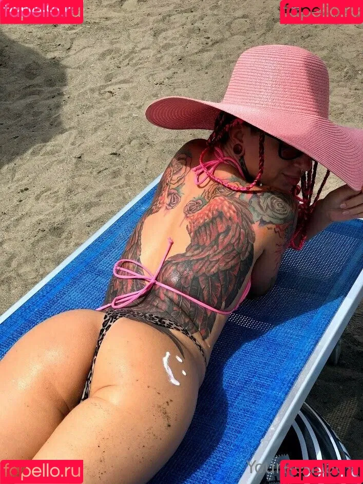 yourredlady Onlyfans Photo Gallery 
