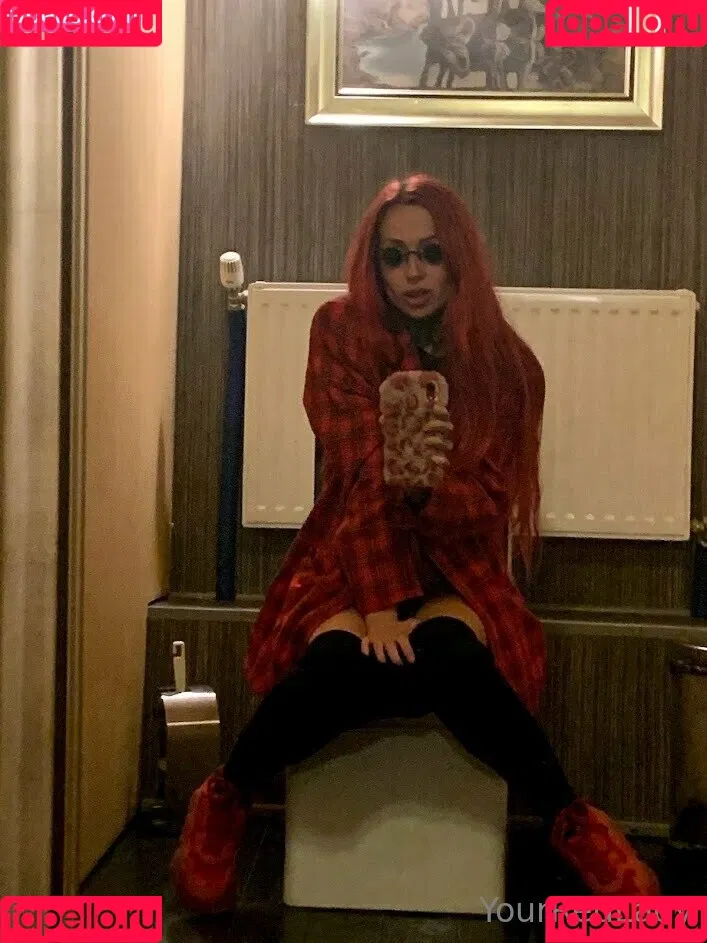 yourredlady Onlyfans Photo Gallery 