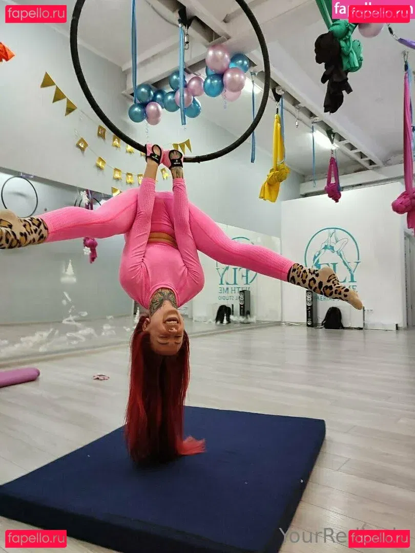 yourredlady Onlyfans Photo Gallery 