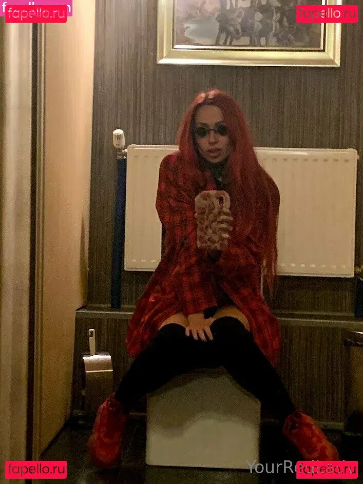 yourredlady Onlyfans Photo Gallery 