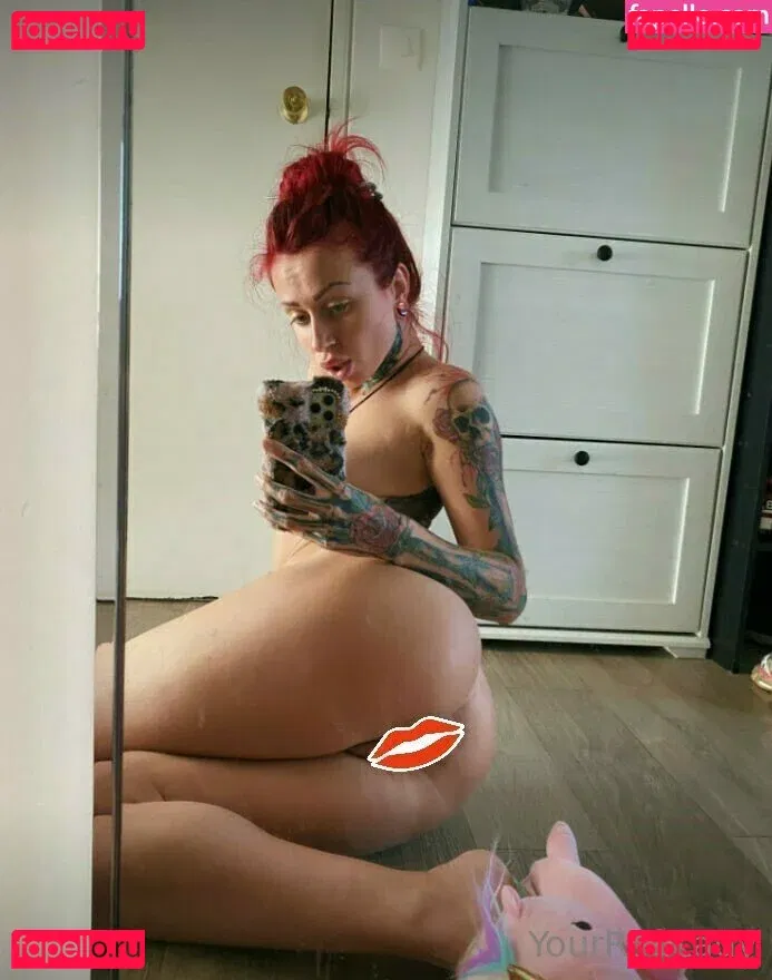 yourredlady Onlyfans Photo Gallery 