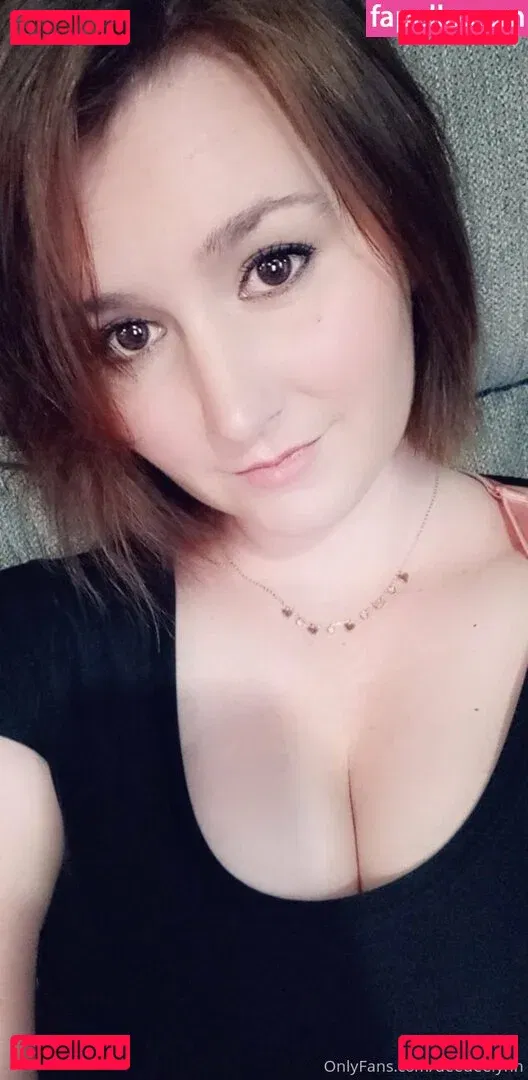 deedeelynn Onlyfans Photo Gallery 