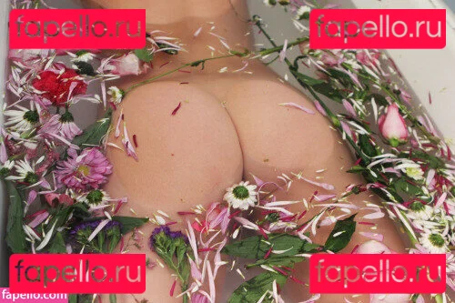 Insuh Yoon Onlyfans Photo Gallery 