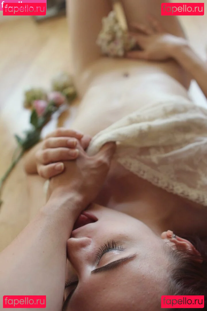 Insuh Yoon Onlyfans Photo Gallery 