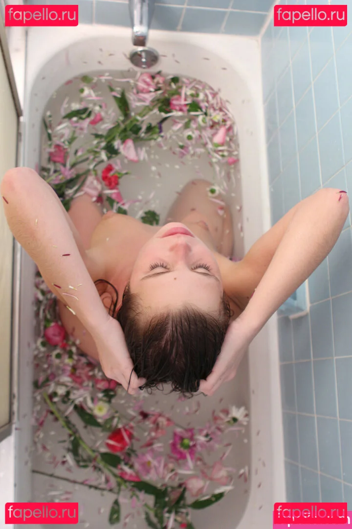 Insuh Yoon Onlyfans Photo Gallery 