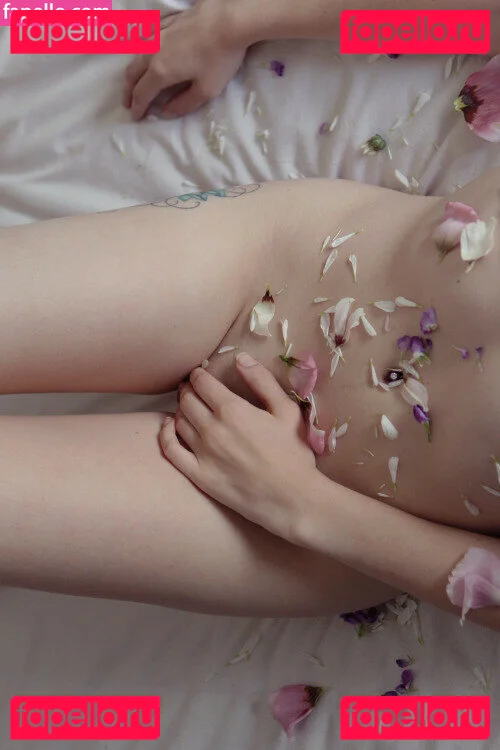 Insuh Yoon Onlyfans Photo Gallery 