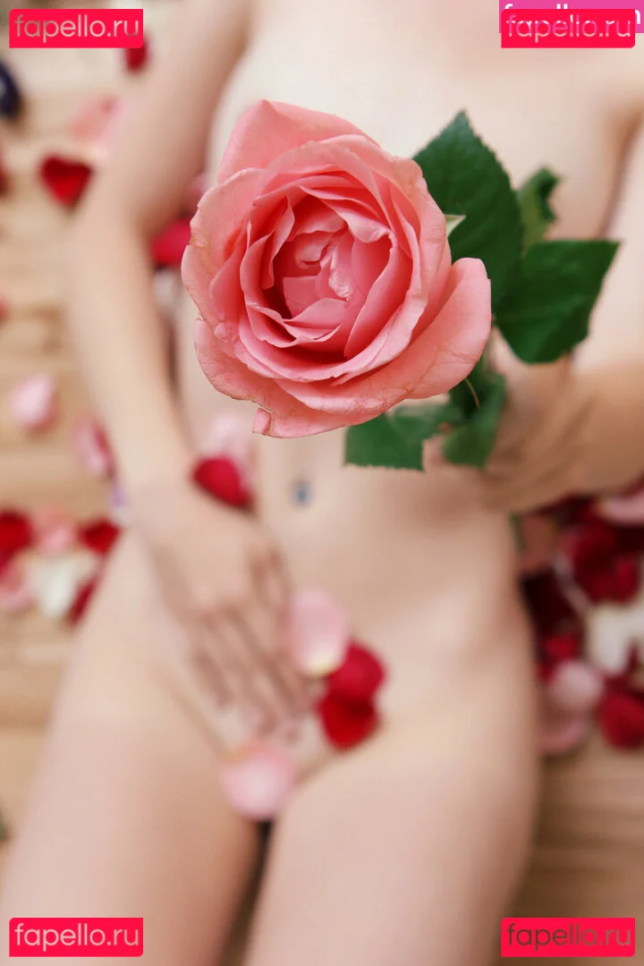 Insuh Yoon Onlyfans Photo Gallery 