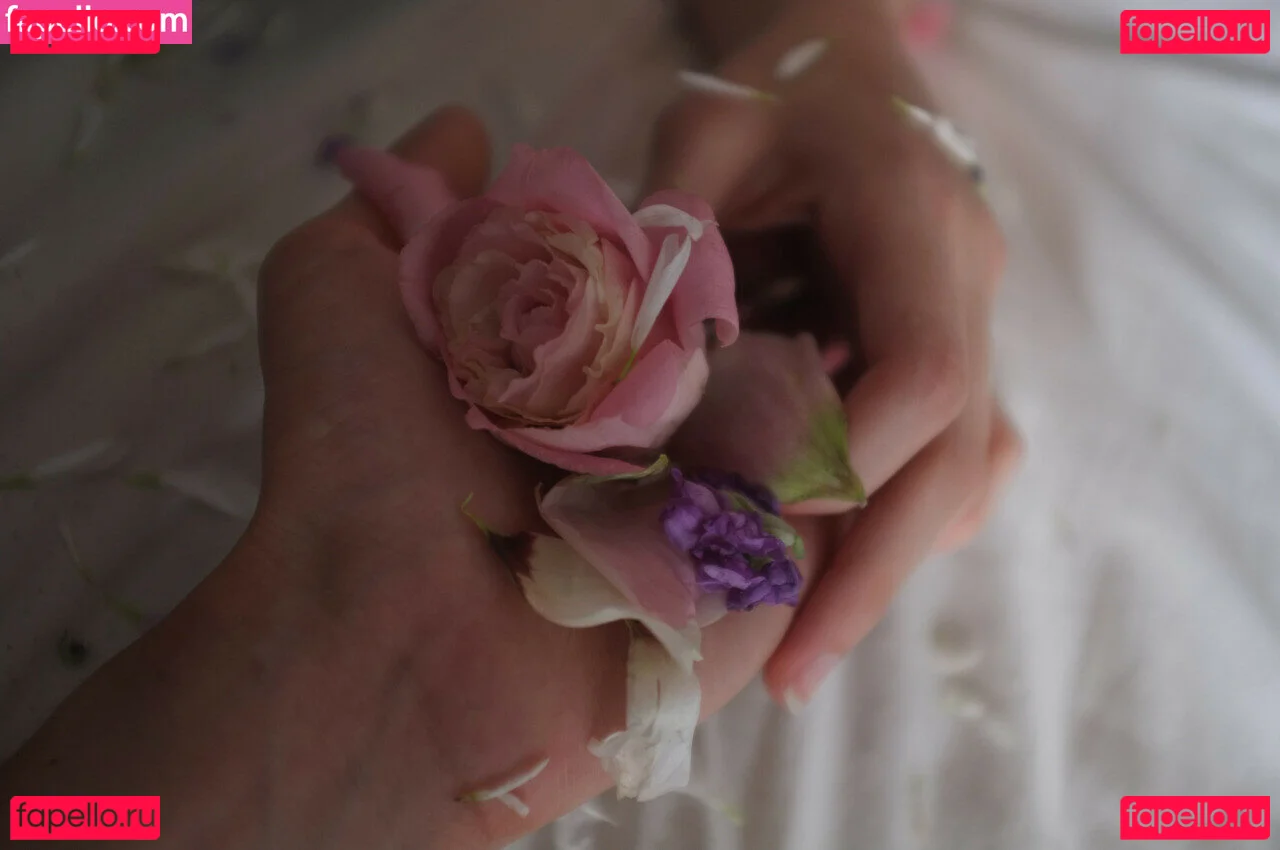 Insuh Yoon Onlyfans Photo Gallery 