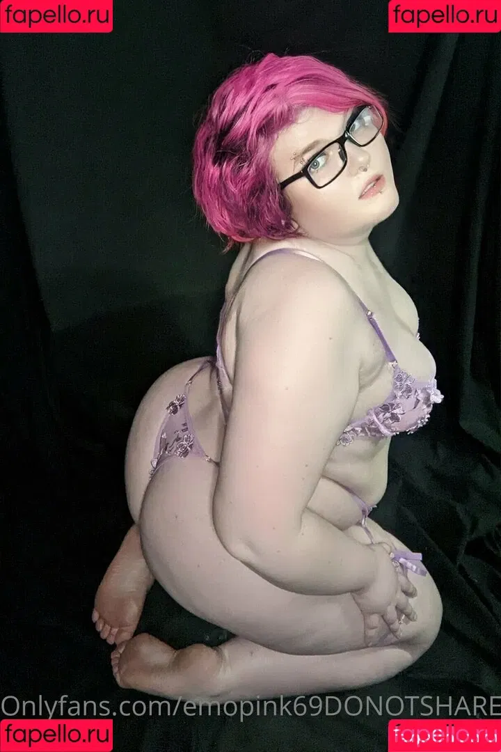 emopink69 Onlyfans Photo Gallery 