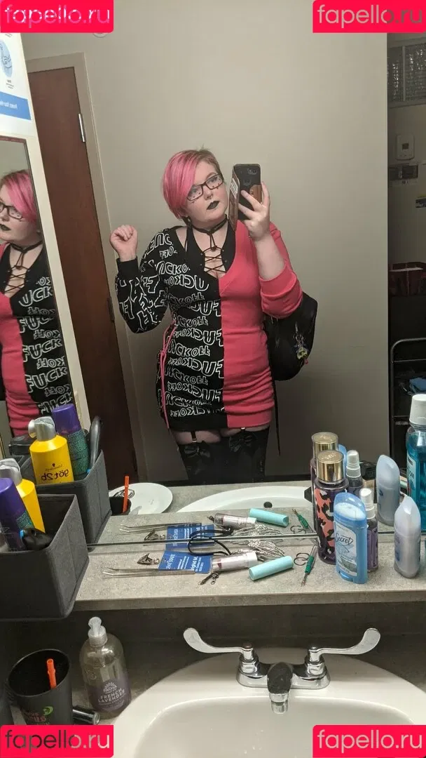 emopink69 Onlyfans Photo Gallery 