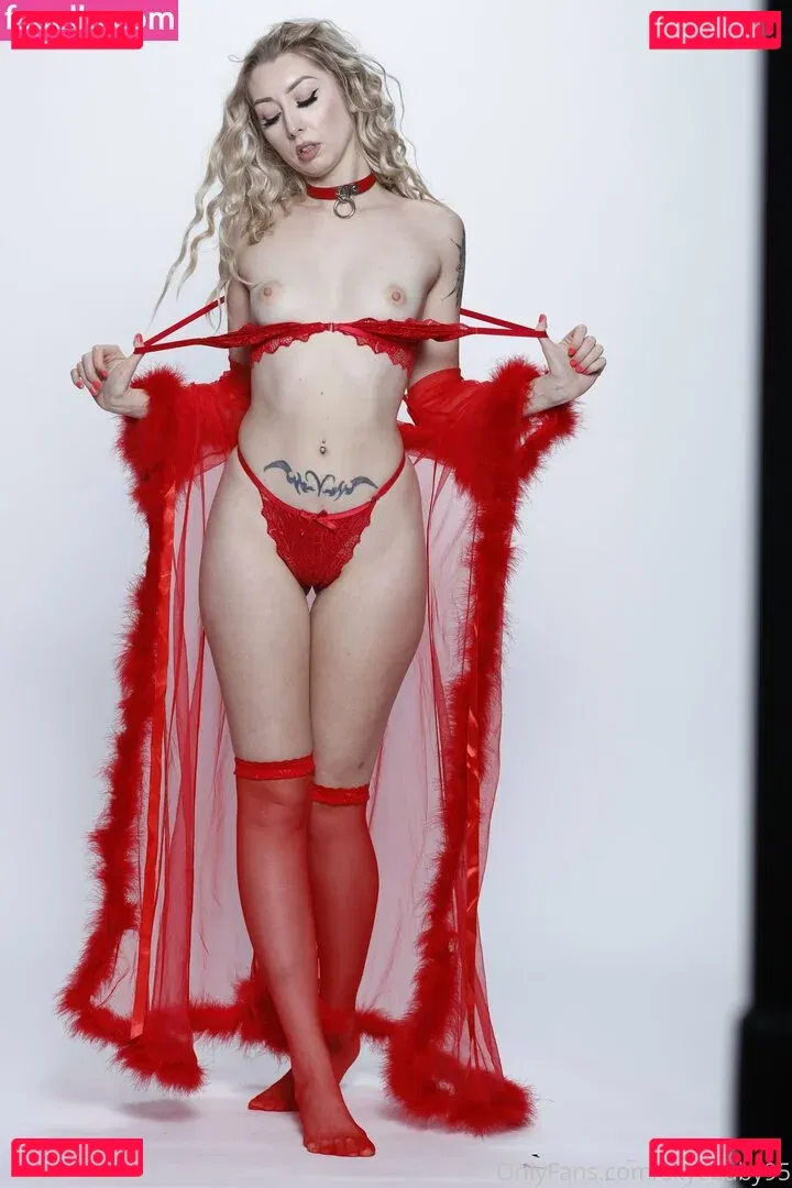 skyebaby95 Onlyfans Photo Gallery 