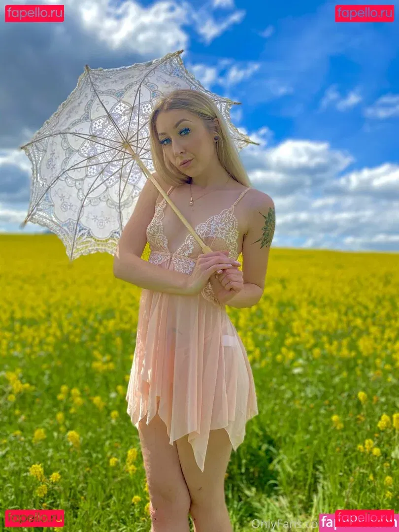 skyebaby95 Onlyfans Photo Gallery 