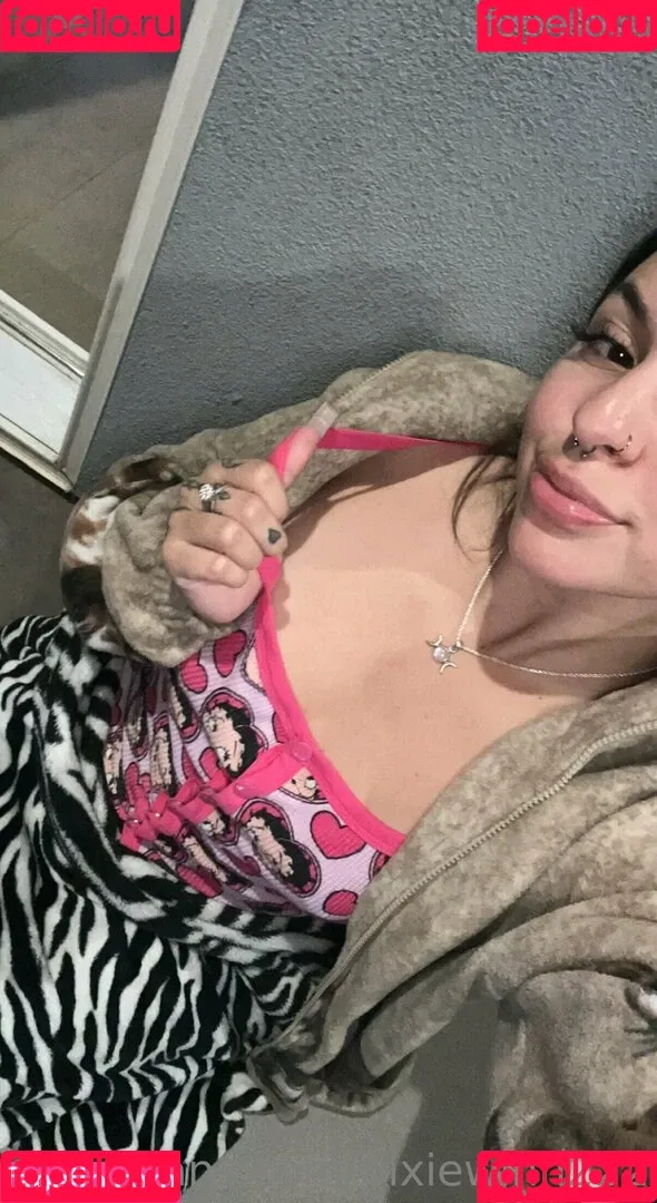 pixiewinn222 Onlyfans Photo Gallery 