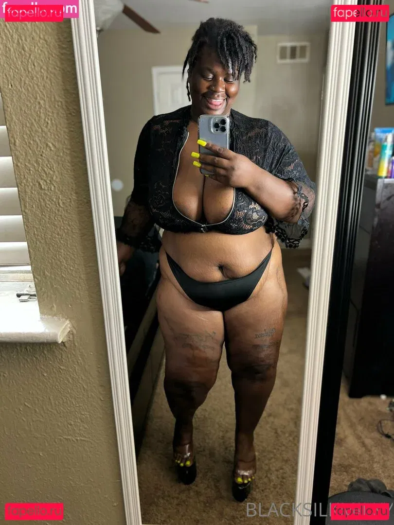 sexyblacksilkp1 Onlyfans Photo Gallery 