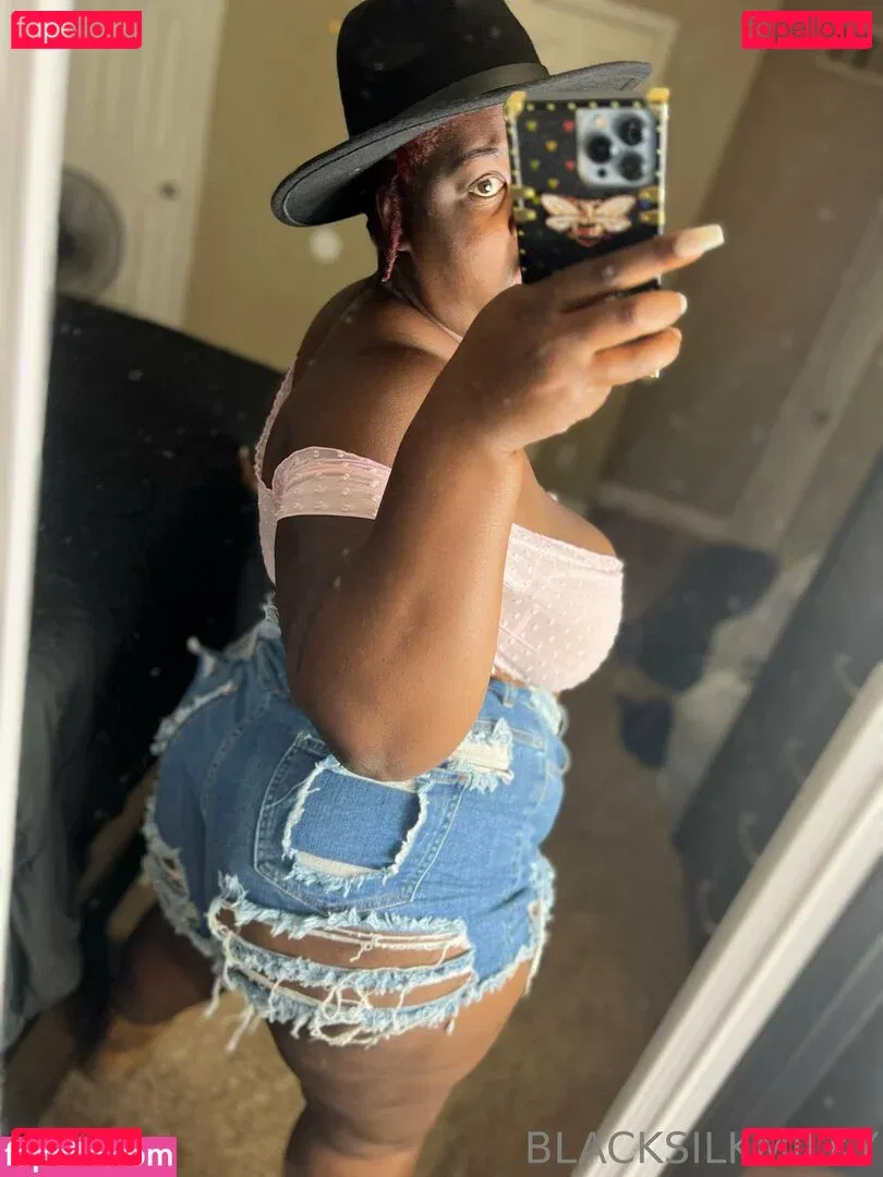 sexyblacksilkp1 Onlyfans Photo Gallery 