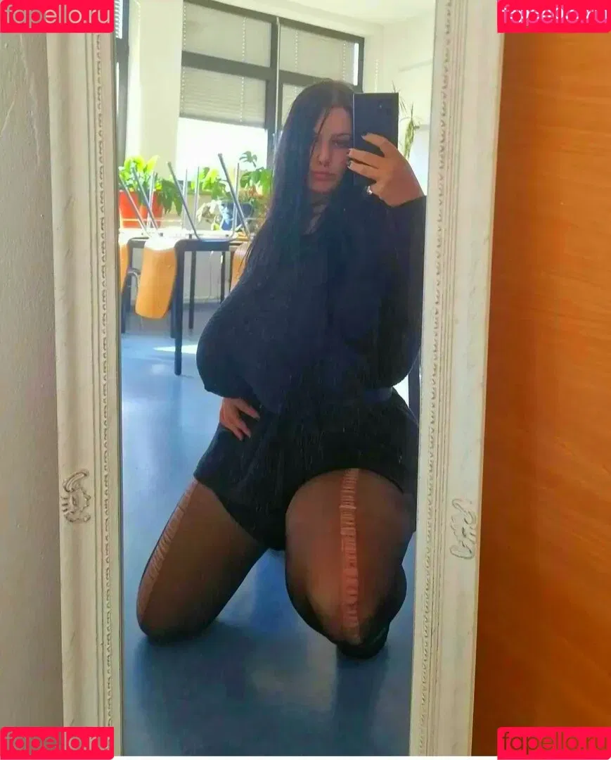 thethreeheadedsnake Onlyfans Photo Gallery 