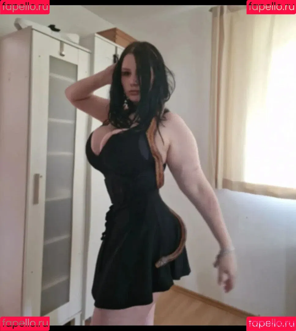 thethreeheadedsnake Onlyfans Photo Gallery 
