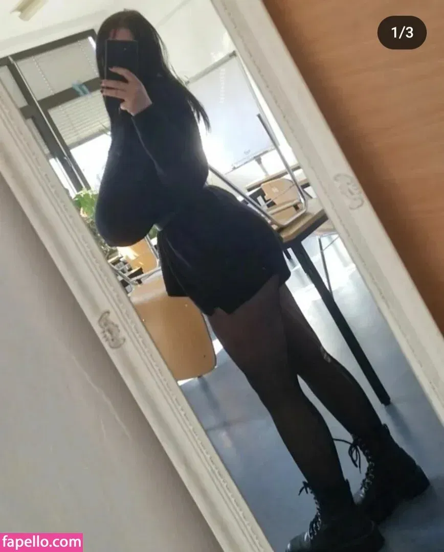 thethreeheadedsnake Onlyfans Photo Gallery 